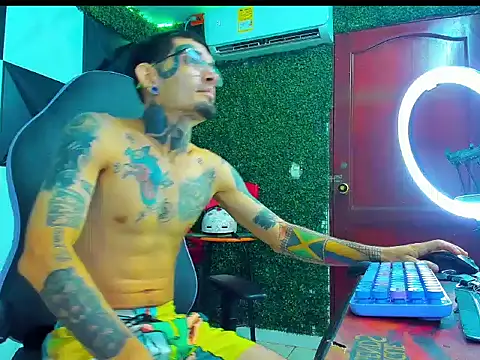 Boy_tatto77 webkamerás műsora
