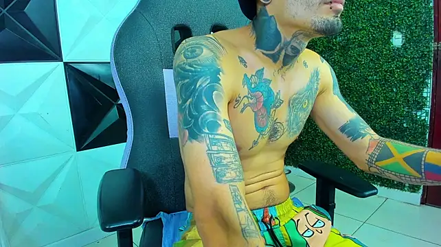 Boy_tatto77 Webcam-Show