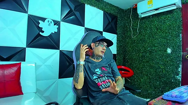 Boy_tatto77 Live XXX-Chat