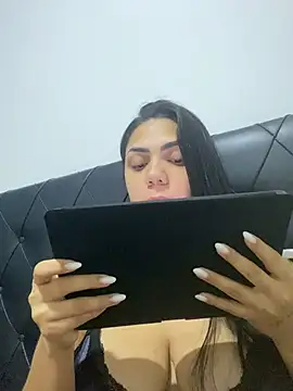 Nini_n Live chat-huone