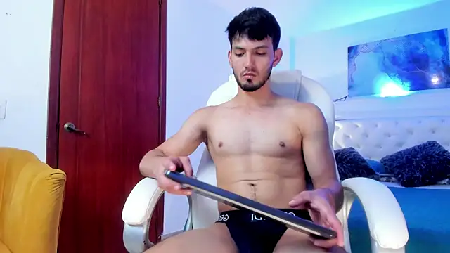 HarryFosster 网络视讯表演