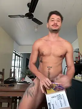 Pokazy przed kamerką – guzzfit