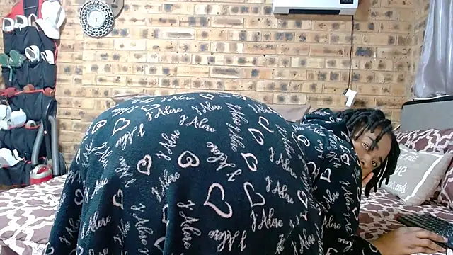 הופעת וובקאם של AFRICANBOOTYLICIOUS