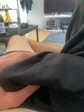 LienalWarplane Webcam Show