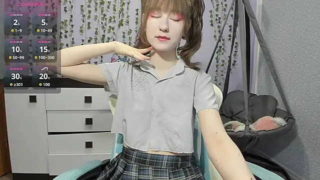 Yoonhee_ki élő XXX-chatje