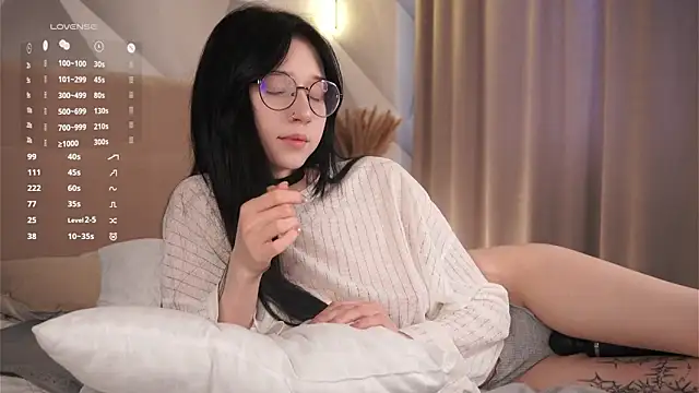 DeliaLoma 网络视讯表演