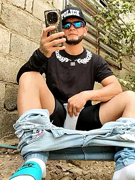 PIGHIGHDIRTY_p0 Show Webcam