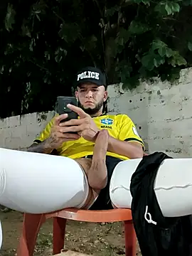 PIGHIGHDIRTY_p0n Webbikameraesitys