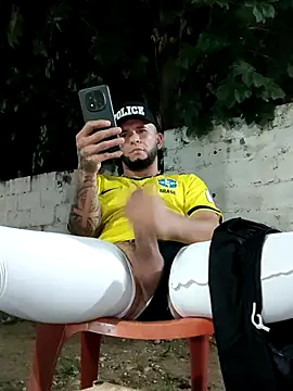 Show modela PIGHIGHDIRTY_p0 na web-kameri