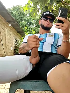 PIGHIGHDIRTY_p0n Webbikameraesitys