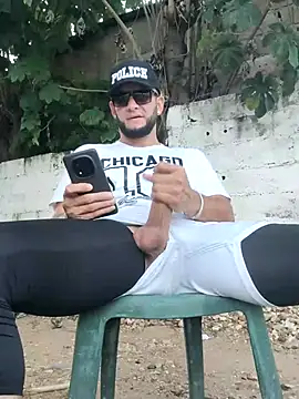 PIGHIGHDIRTY_p0n Webbikameraesitys