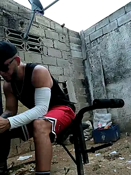 PIGHIGHDIRTY_p0 Show Webcam