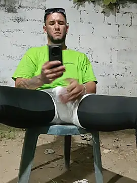 PIGHIGHDIRTY_p0 Show Webcam