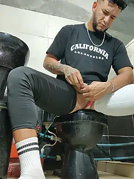 PIGHIGHDIRTY_p0n Webbikameraesitys