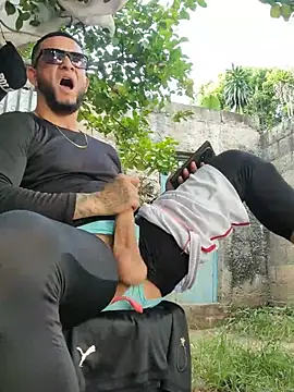 PIGHIGHDIRTY_p0: διαδικτυακό σόου στην κάμερα