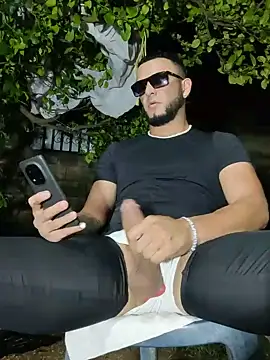 PIGHIGHDIRTY_p0n Webbikameraesitys
