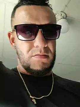 PIGHIGHDIRTY_p0n Webbikameraesitys
