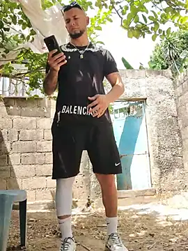 PIGHIGHDIRTY_p0n Webbikameraesitys