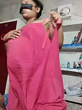 Pokazy przed kamerką – priya_kumari143