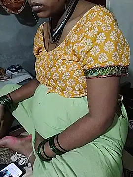 Show modela priya_kumari143 na web-kameri
