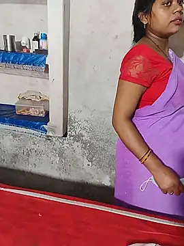 Show modela priya_kumari143 na web-kameri
