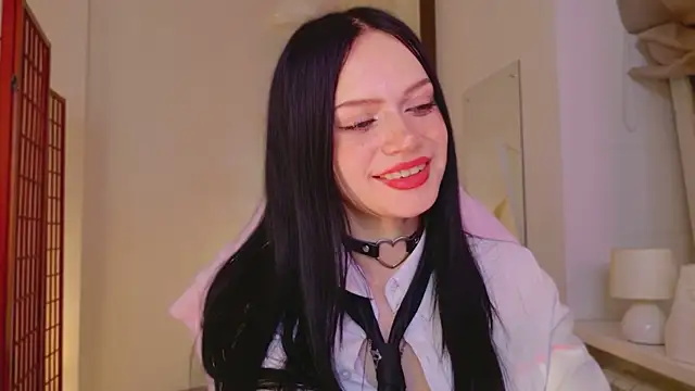 Dark_Diva Show in webcam