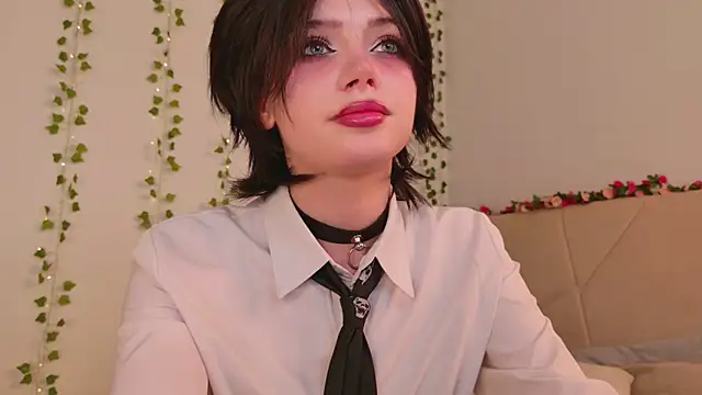 Dark_Diva Show in webcam