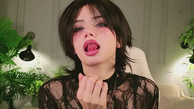 Dark_Diva Show in webcam