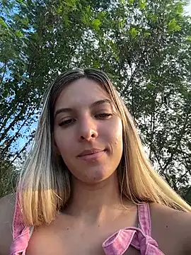 Show modela Nata_Kitty na web-kameri