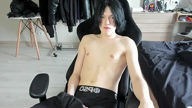 Show modela JohnGaliano na web-kameri