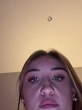PRIISS69 Adlı Modelin Canlı XXX Sohbeti