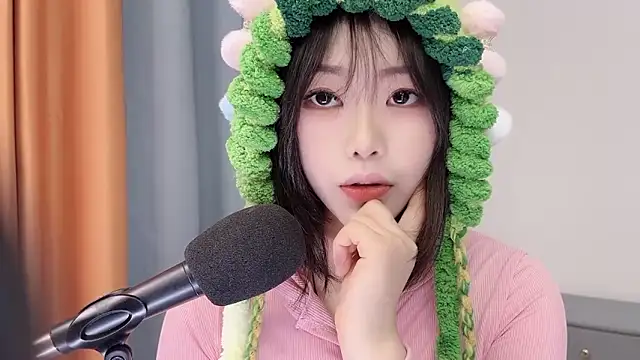 Show modela smalldaisy na web-kameri