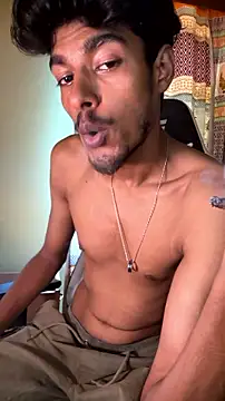 Show modela GunSlay na web-kameri