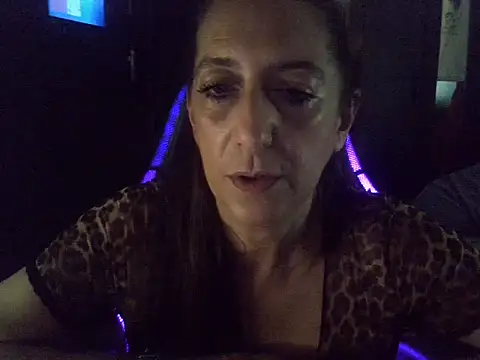 la-fee-pas-chier's Live XXX Chat