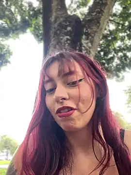 Show modela CamiTeaseX_ na web-kameri