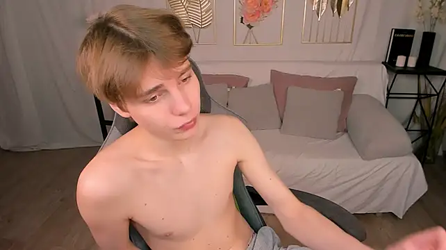 andyyzzz Шоу с уебкамера