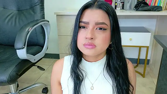 Emilyy05_'s Live XXX Chat