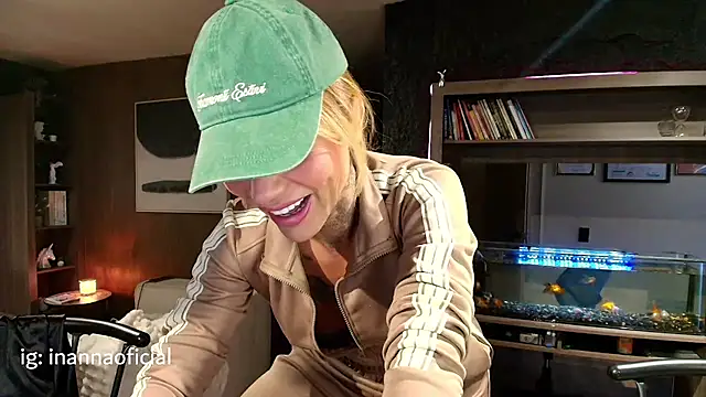 Ambrosia______'s Webcam Show