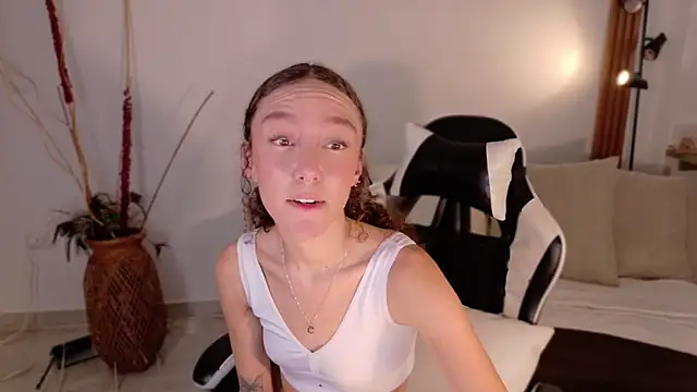 ChloeMoreti's Live XXX Chat