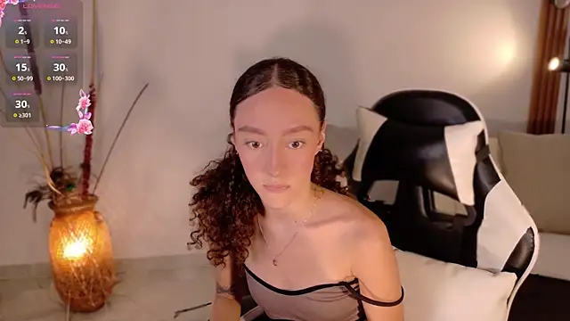 Živá chatovací místnost ChloeMoreti