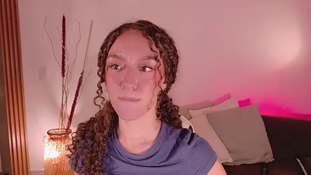 Chatroom XXX en direct de ChloeMoreti