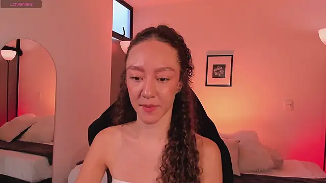 ChloeMoreti's Live XXX Chat