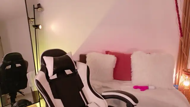 Živá chatovací místnost ChloeMoreti