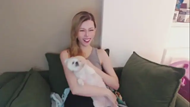 XXX chat uživo modela whitecat13