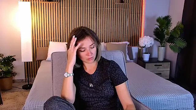 Chat +18 de EmeraldGlow ao vivo