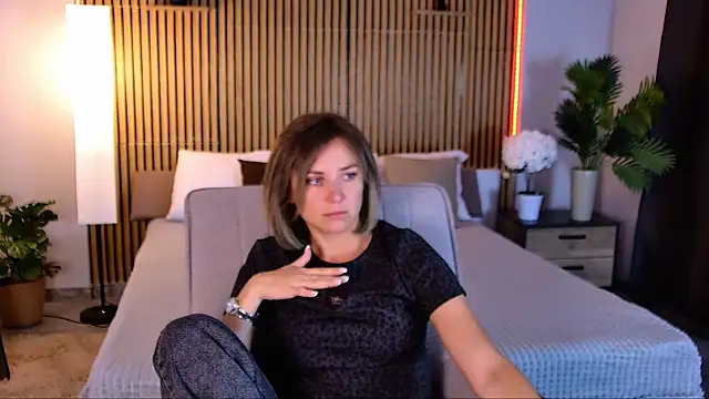EmeraldGlow's Live Chat Room