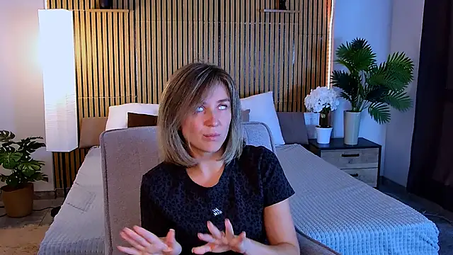 EmeraldGlow Chat XXX in diretta