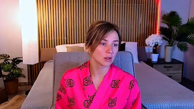 EmeraldGlow XXX чат на живо