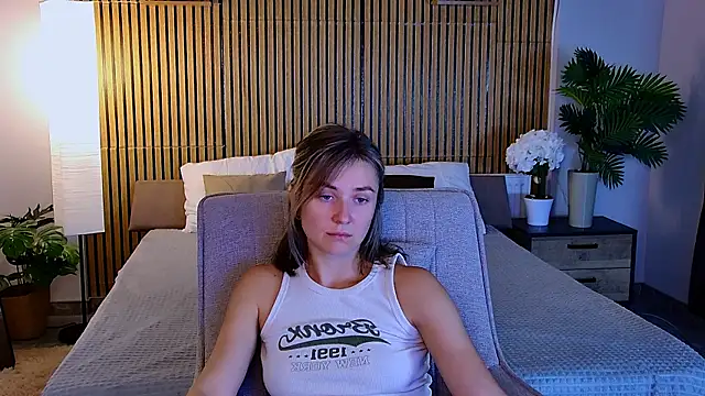 EmeraldGlow's Live XXX Chat
