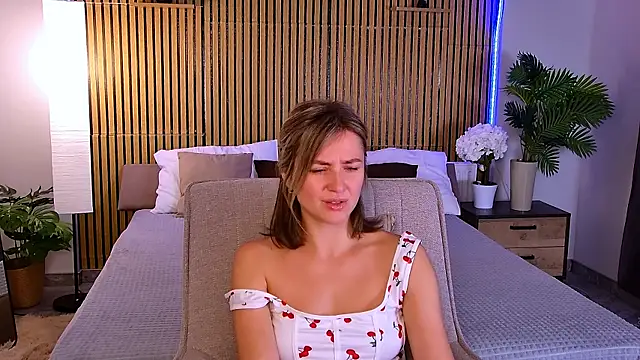 EmeraldGlow's Live XXX Chat